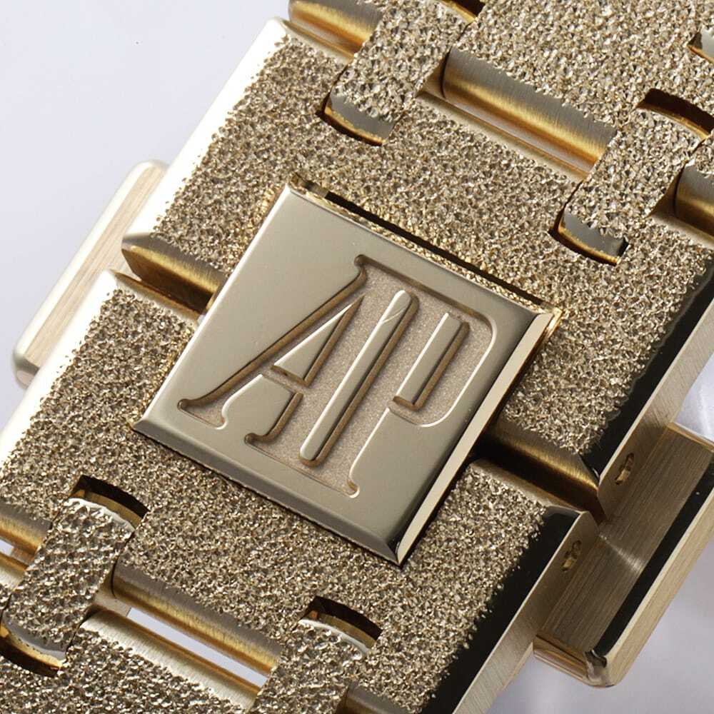 Audemars Piguet Royal Oak Frosted Gold Ref. 77450BA.GG.1361BA.01 · 18K Yellow Gold · Crystal Sand Dial · 34mm Automatic · 168g Full Set