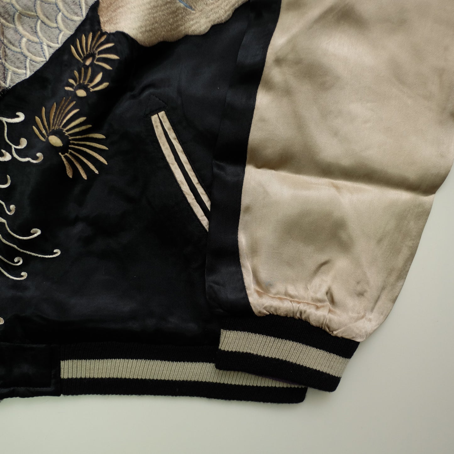 Vintage Japanese Japan Rising Koi Carp Fish Dragon Nihonga Tattoo Art Design Embroidered Yokosuka Jumper Bomber Sukajan Souvenir Jacket (Free ( M-L)