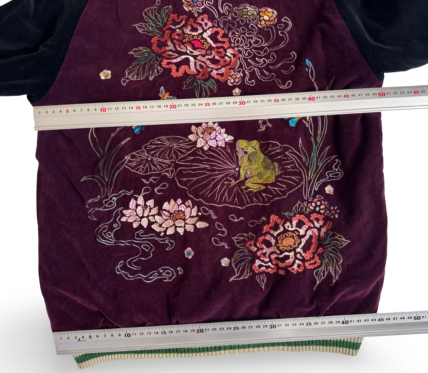 Chikiriya Reversible Velvet Ukiyo-e Sukajan — Wagara Frog & Lotus × Ukiyo-e Whale Wave Art | Kyoto Traditional Embroidery Jacket