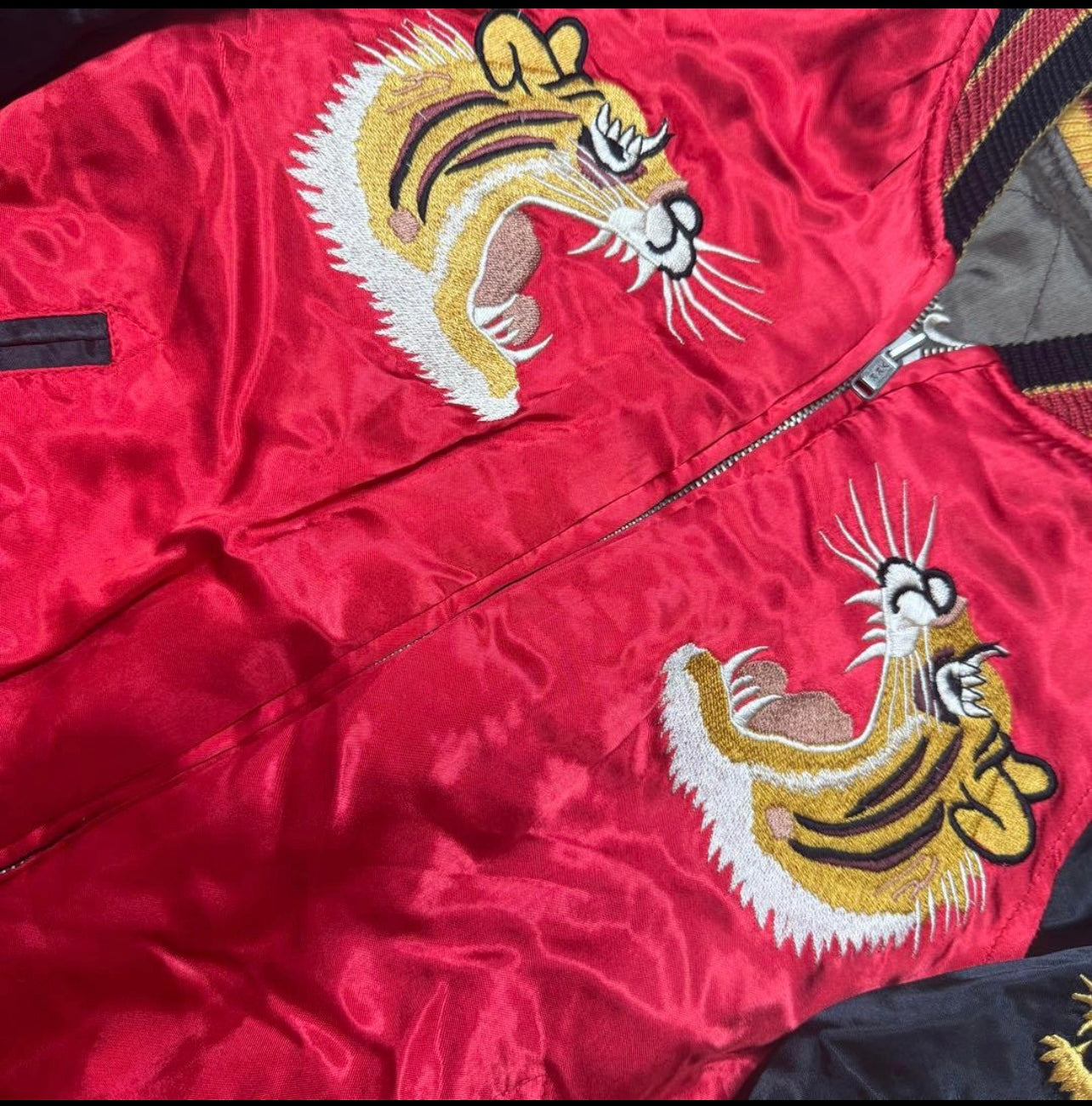 Reversible DOGTOWN Dragon & Tiger Sukajan – Japan Map Embroidery / 90s–00s Vintage Satin Souvenir Jacket (Preloved)