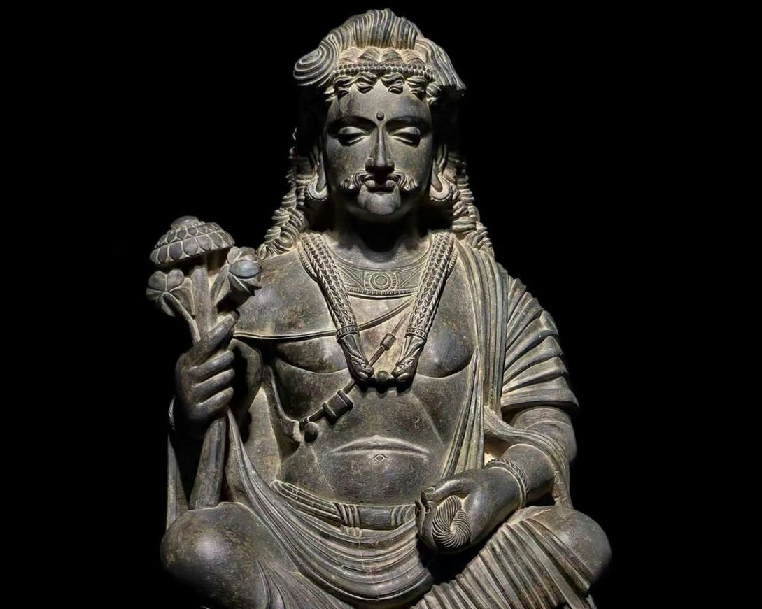 Kushan-Era Gandhara Grey Schist Bodhisattva Sculpture, Seated Lotus Bearer, Museum-Scale 77cm Stone Figure (Central Asia, 2nd–3rd c.)