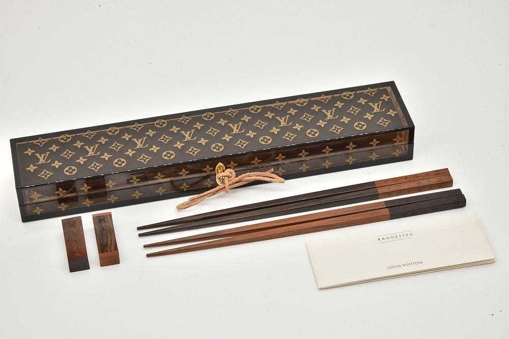 LOUIS VUITTON 箸 箸置きセット Ｍ99171 モノグラム 25周年 Louis Vuitton Chopsticks Set M99171 · Japan 25th Anniversary