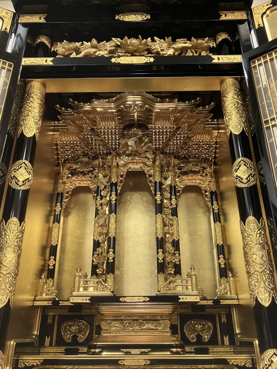 Deadstock Otani-ha Gold Butsudan Altar — Two-Tier Guden Architecture, Black Lacquer & Gold Interior (Approx. 161 cm Height) — Estate / Temple-Grade Domestic Shrine