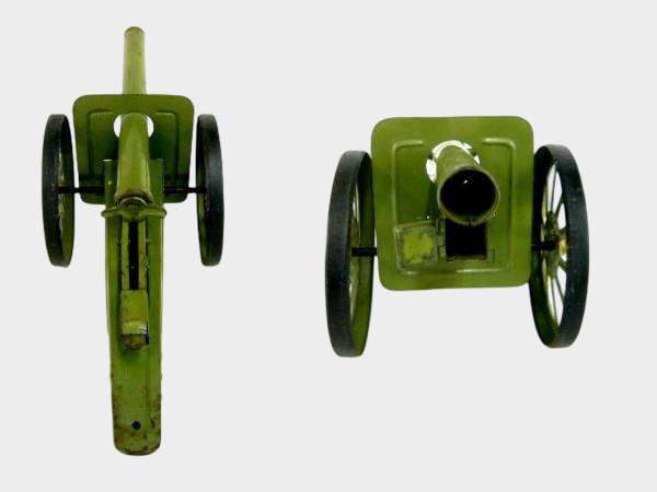 Prewar Japanese Tin Field Cannon Artillery Toy with Wheels