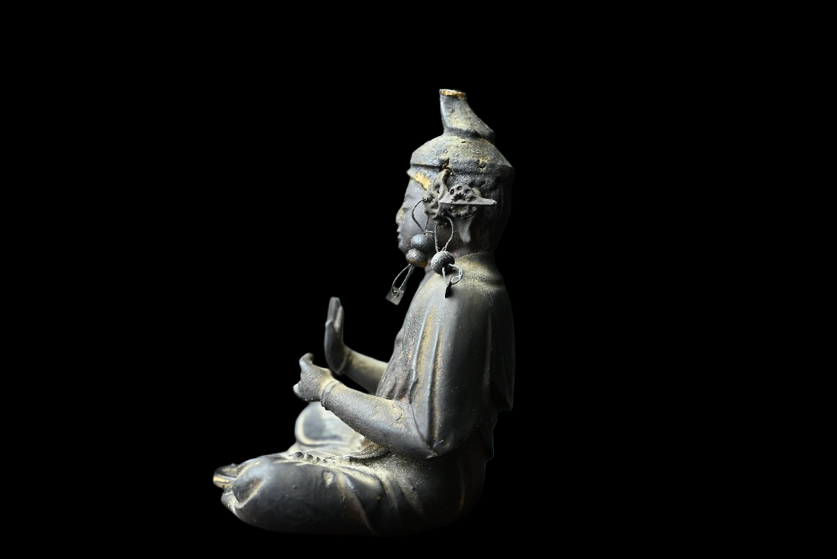 Temple-Withdrawn Seated Kannon Bosatsu in Portable Zushi — Late Edo to Early Meiji Wooden Devotional Icon (16.8 cm figure)