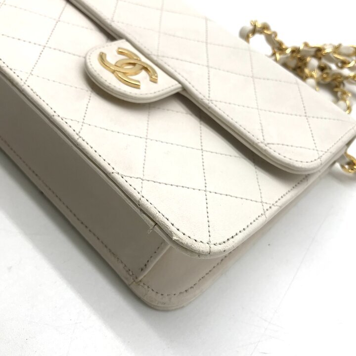 Vintage Chanel Mini Matelasse 18 White Lambskin Gold Hardware Chain Bag