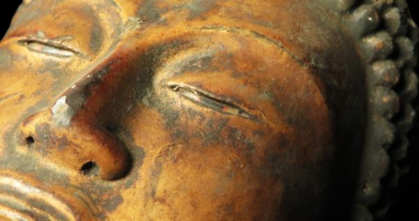 Early Edo Giltwood Seated Amida Nyorai (Amitabha) — Gyokugan Inlaid Eyes, 28cm Japanese Buddhist Sculpture