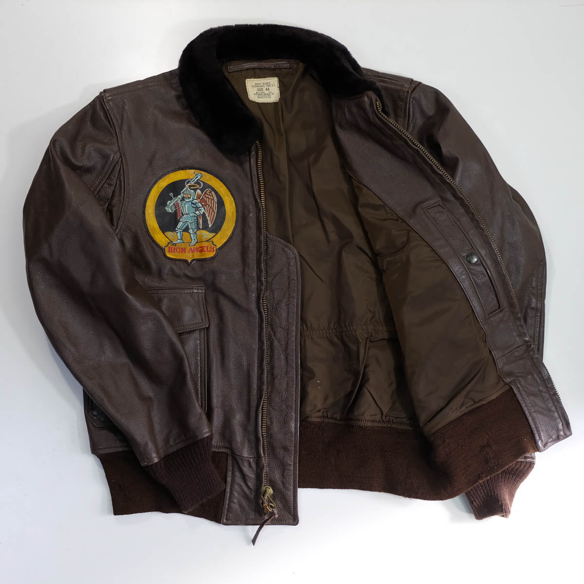 Chaqueta de vuelo G-1 de la Marina de EE. UU. de 1977, de Ralph Edwards, arte pin-up pintado en la nariz «Iron Angel», MIL-J-7823E, talla 44