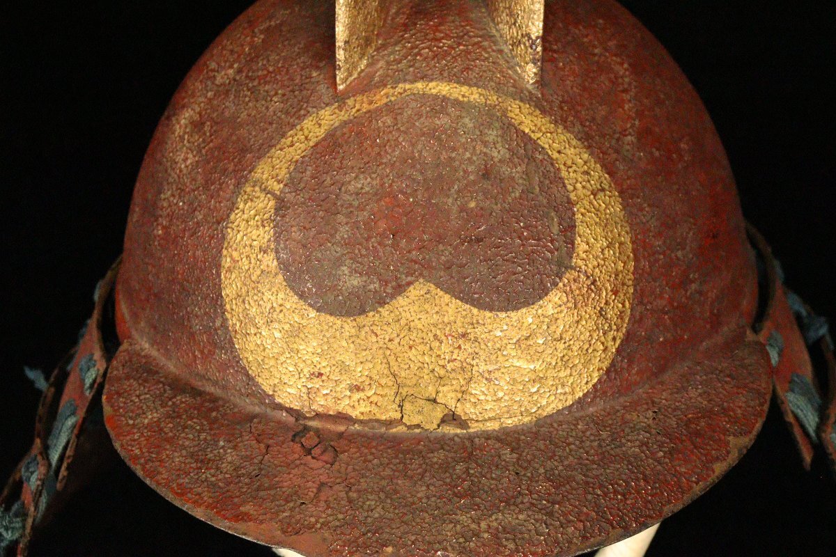 Kawari Kabuto Samurai Helmet — Tall Kuwagata Maedate with Gold Crest Motif (Edo-Style)