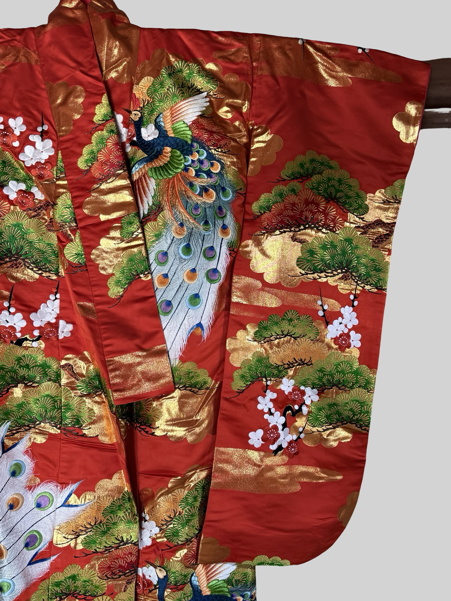 Vintage Uchikake Wedding Kimono Phoenix Silk Embroidered Bridal Robe Japanese Red Gold Brocade Crane Kimono Gown