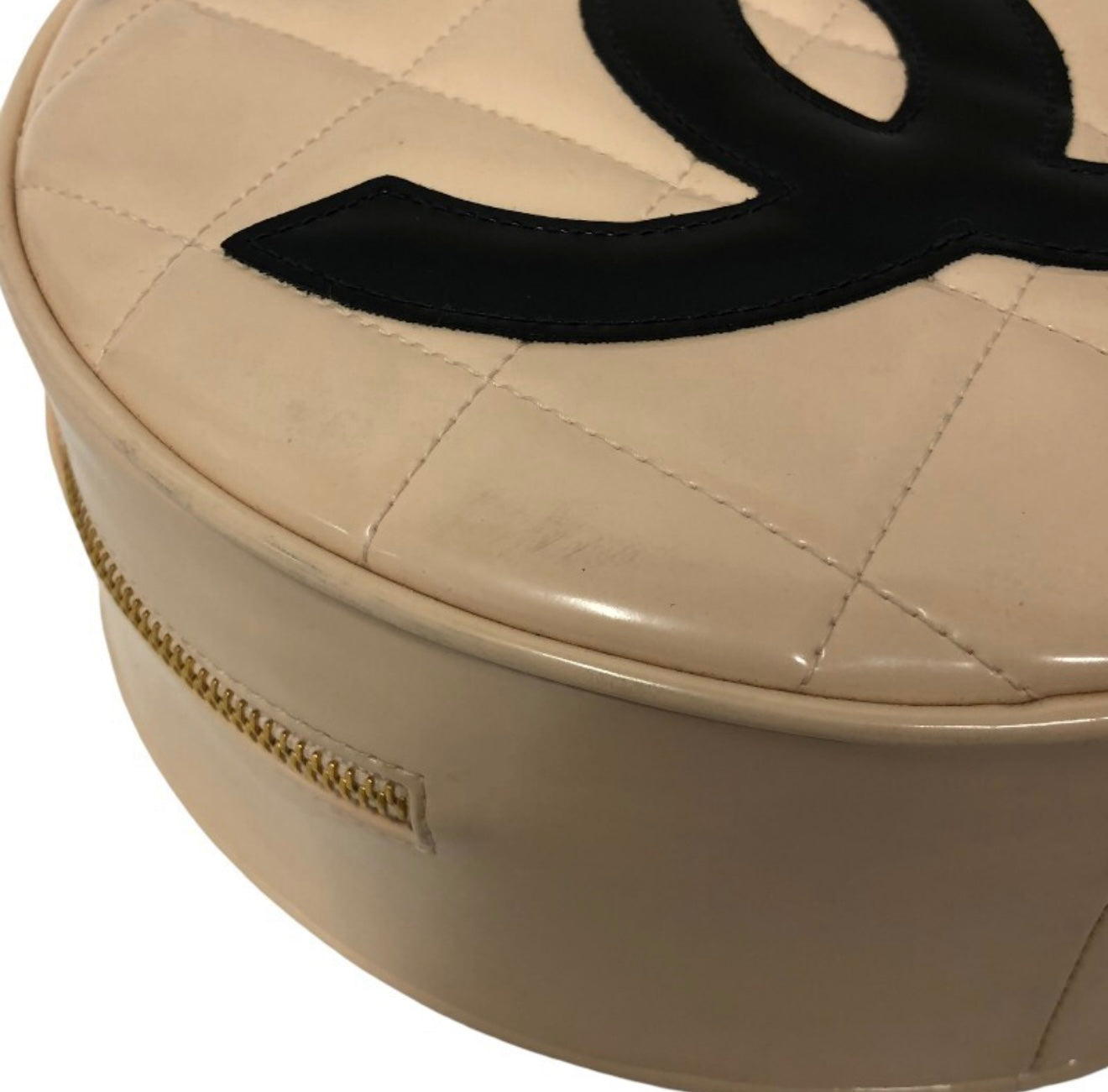 CHANEL Round Enamel Vanity Bag Beige Black Gold CC Logo – Rare Vintage Collectible