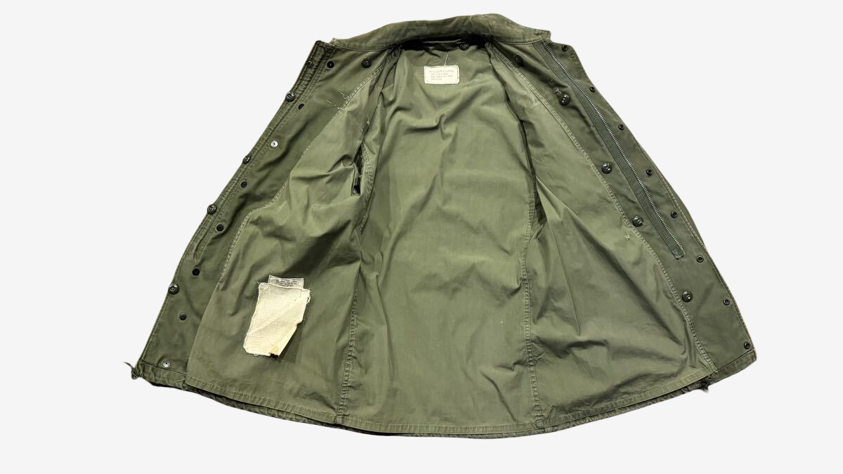 1950s Vintage U.S. Army M-1951 Field Jacket Hand Painted World Bomb Ring Aviation Art OG-107