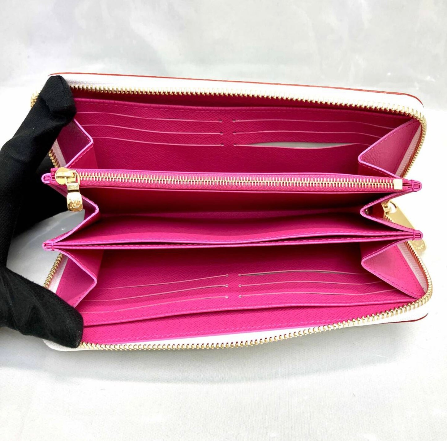 Louis Vuitton × Takashi Murakami Multicolor Zippy Wallet White M13922 Japan Limited | LV × TM Collaboration Collectible Long Wallet