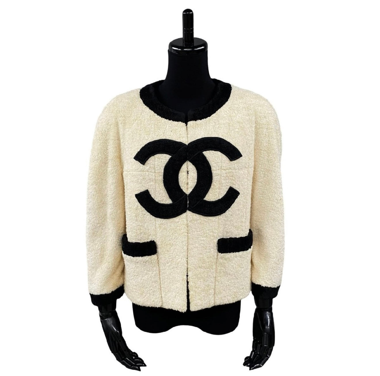 Museum Quality CHANEL Coco Mark Collarless Tweed Jacket – Beige × Black Silk Lined Classic | Size 38 | Rare Vintage Collector’s Piece