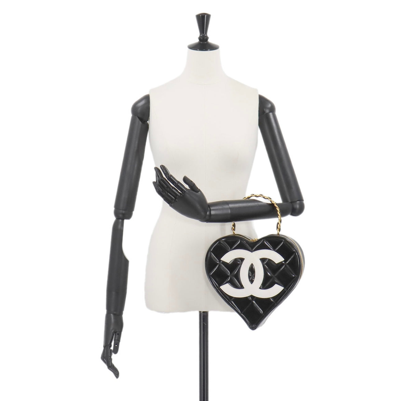 CHANEL Vintage Matelassé Heart Vanity Bag – Black × White Enamel with Gold Hardware – Iconic CC Logo, Rare Collectible 90261096