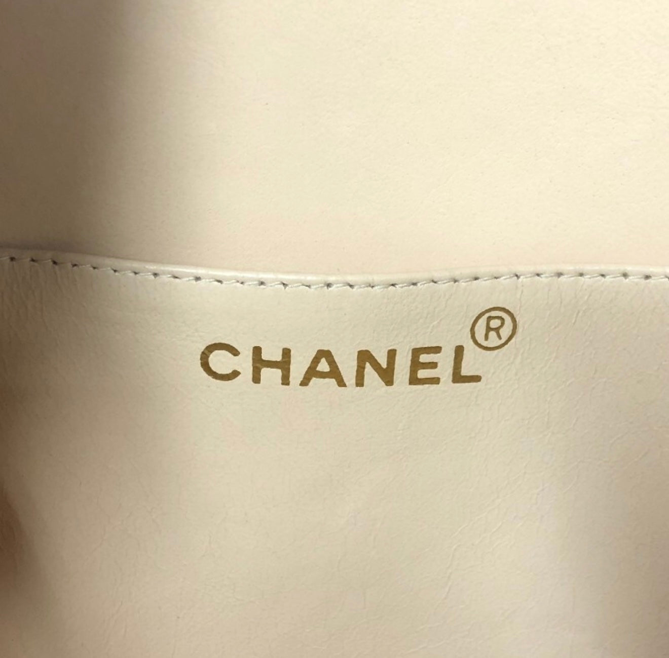 CHANEL Round Enamel Vanity Bag Beige Black Gold CC Logo – Rare Vintage Collectible