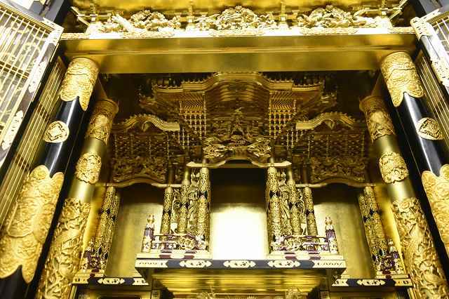 Monumental Otani-ha Guden-Style Gold Butsudan (Jodo Shinshu, Higashi Lineage) — Black Lacquer Exterior, Full Gold Interior — Estate-Scale Architectural Altar Cabinet (Approx. W 124 cm × H 180 cm × D 80 cm)