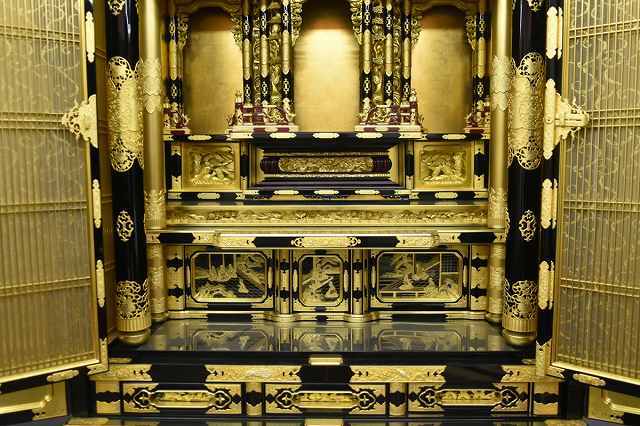 Monumental Otani-ha Guden-Style Gold Butsudan (Jodo Shinshu, Higashi Lineage) — Black Lacquer Exterior, Full Gold Interior — Estate-Scale Architectural Altar Cabinet (122W × 177H × 80D cm)