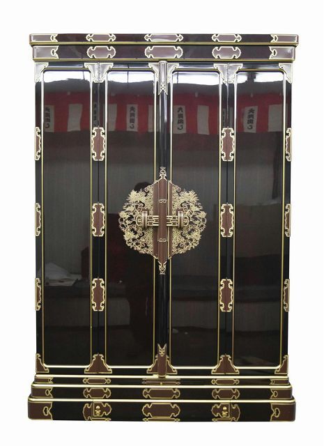 Monumental Otani-ha Guden-Style Gold Butsudan (Jodo Shinshu, Higashi Lineage) — Black Lacquer Exterior, Full Gold Interior — Estate-Scale Architectural Altar Cabinet (122W × 177H × 80D cm)