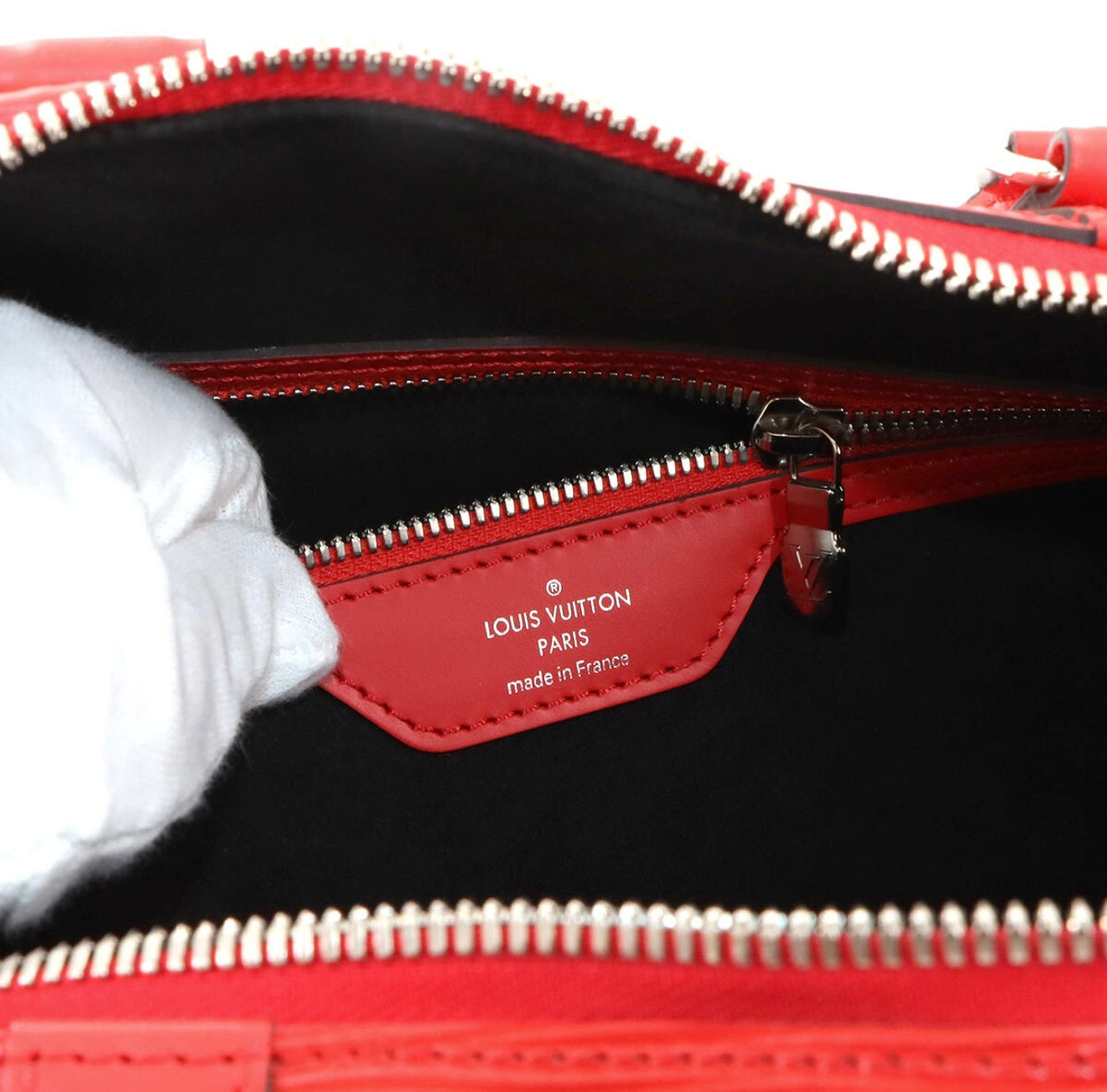 Louis Vuitton × Supreme Keepall Bandoulière 45 Red Epi 2017 Release – Unused Display Grade with Full Accessories (Holy-Grail Collaboration Piece)