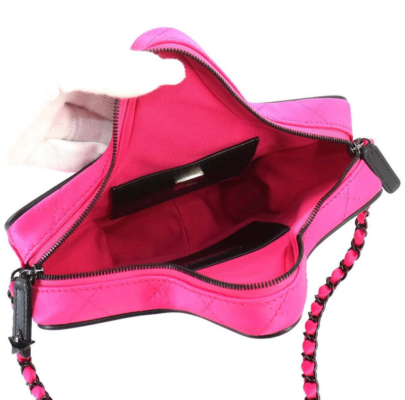 CHANEL Matelassé Star Chain Shoulder Bag – Satin Fuchsia × Black | AS4579 Rare Collector’s Piece