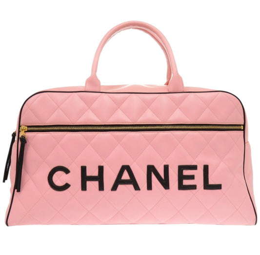 CHANEL Matelassé Pink Lambskin Boston Bag Large Logo 0475 – Rare Oversized Travel Bag Gold Hardware – Complete Set