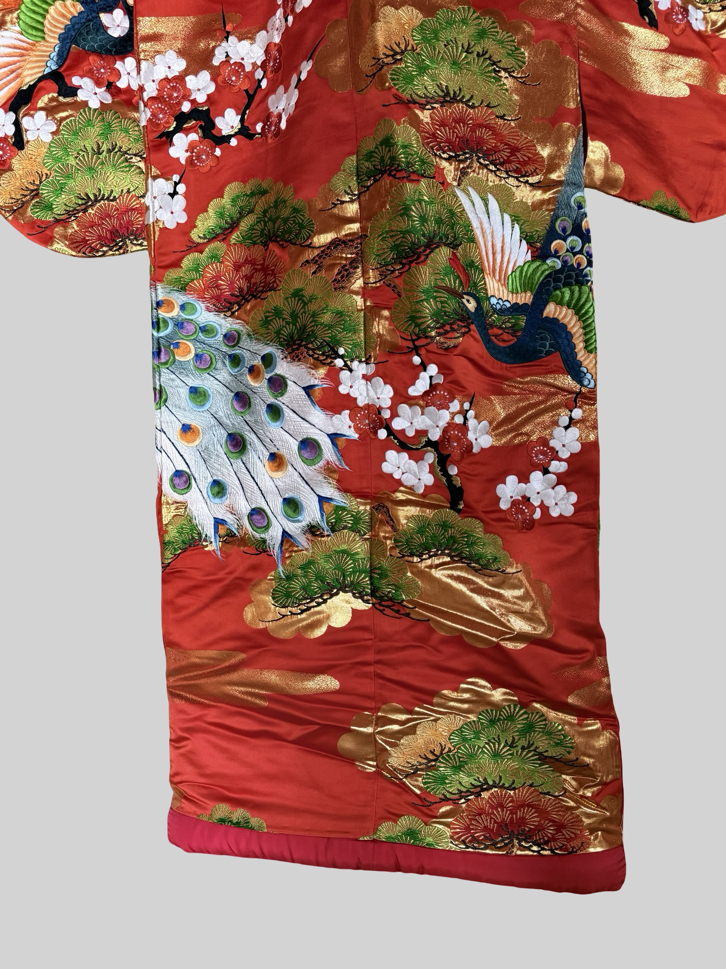 Vintage Uchikake Wedding Kimono Phoenix Silk Embroidered Bridal Robe Japanese Red Gold Brocade Crane Kimono Gown