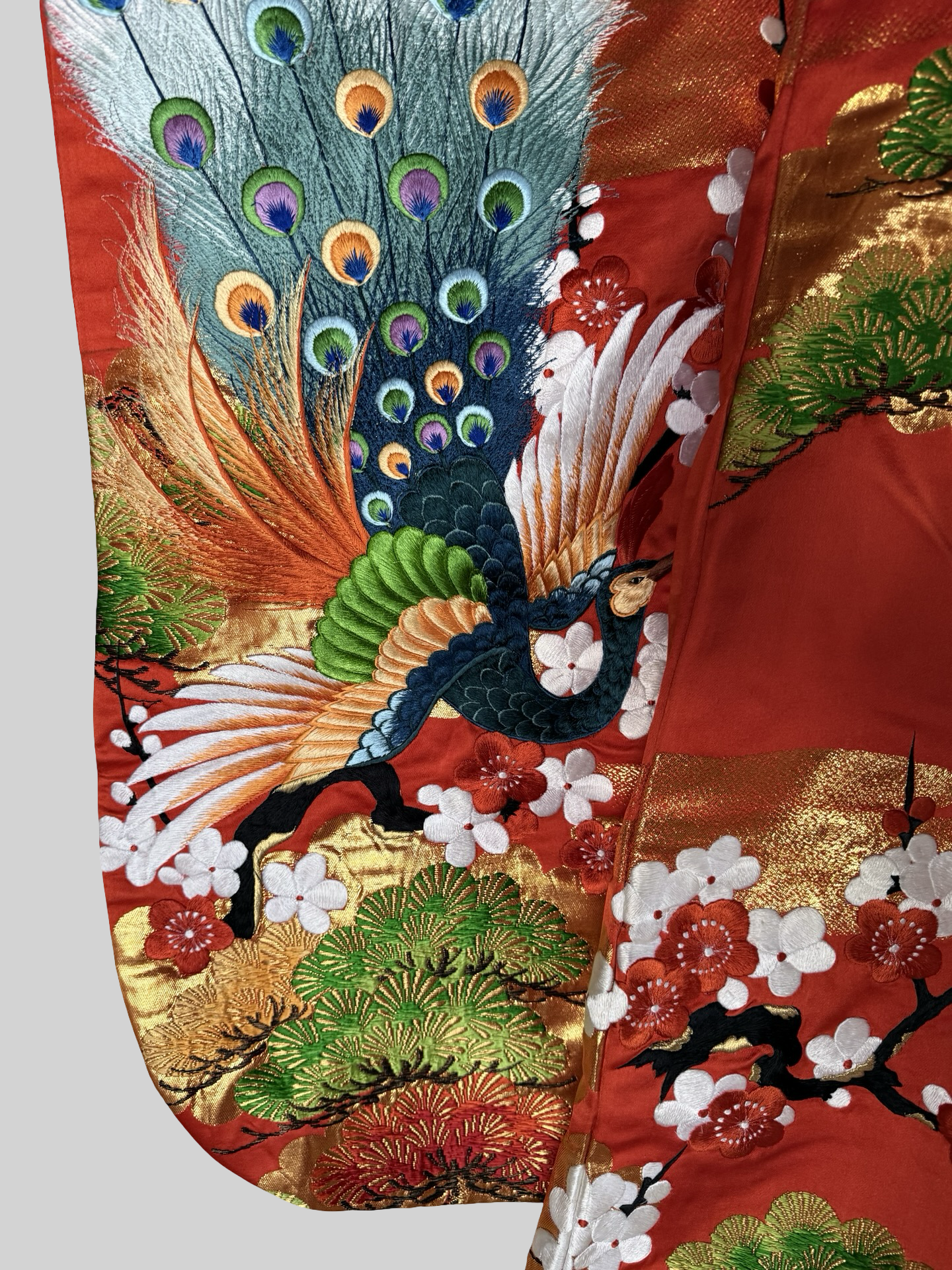Vintage Uchikake Wedding Kimono Phoenix Silk Embroidered Bridal Robe Japanese Red Gold Brocade Crane Kimono Gown