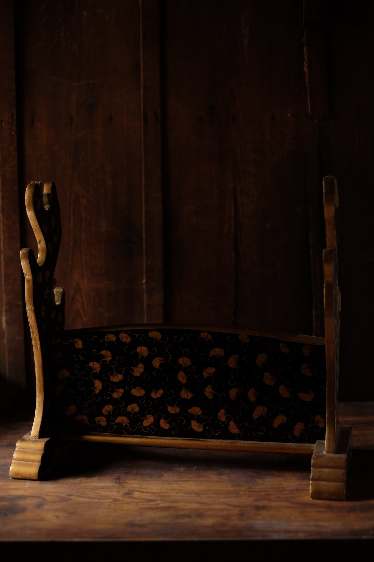 Edo-Period Black Japanese Katana-Kake with Gold Maki-e Lacquer, Samurai Sword Stand Rack