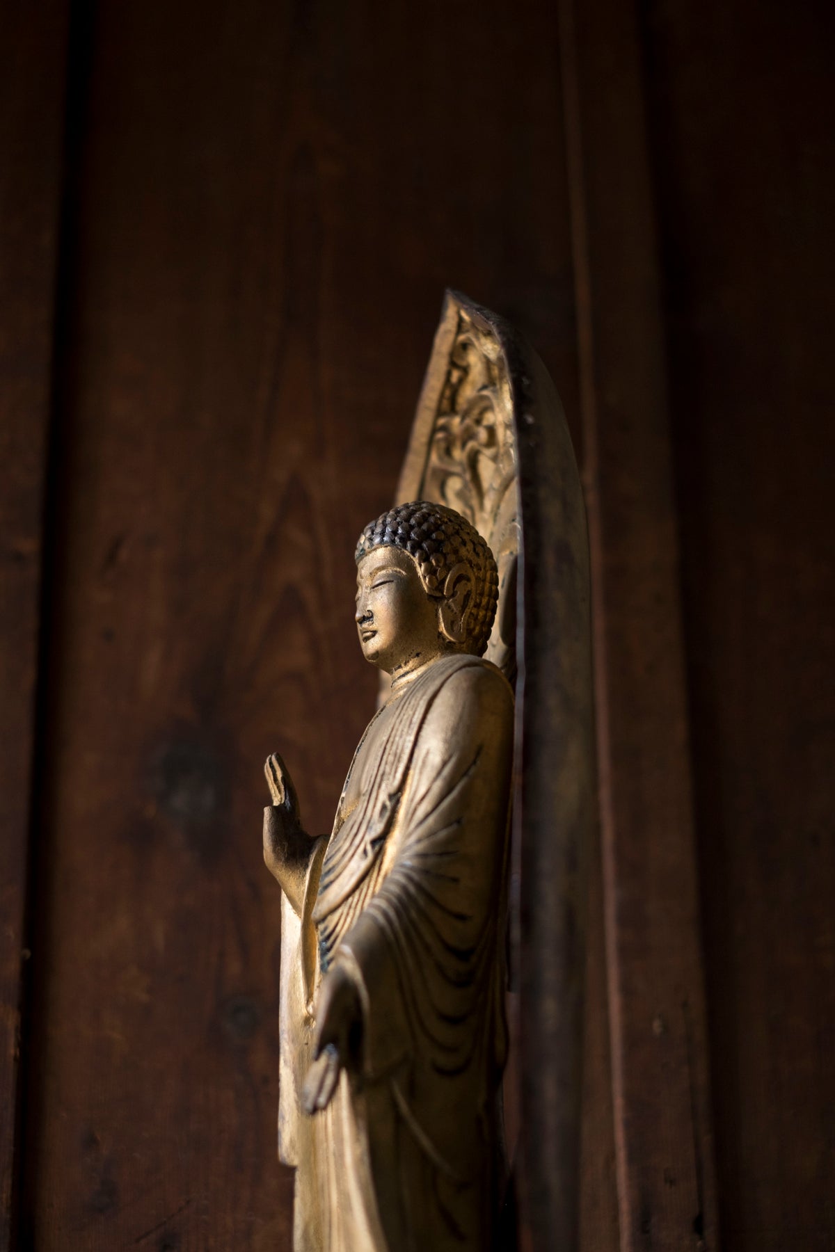 Vintage Japanese Shaka Nyorai Gilt Wood Buddha Statue with Mandorla | 49 cm Shakyamuni Buddhist Sculpture