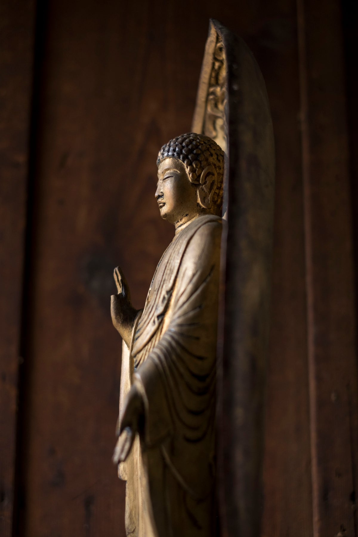 Vintage Japanese Shaka Nyorai Gilt Wood Buddha Statue with Mandorla | 49 cm Shakyamuni Buddhist Sculpture