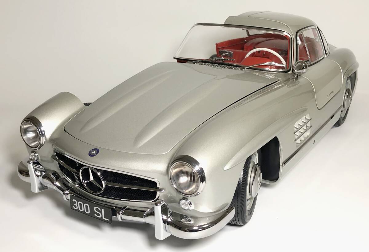 Agora Models 1/8 Mercedes-Benz 300SL Cutaway Display Model — Oversized Die-Cast Build, USB Power Mod, Coated Finish