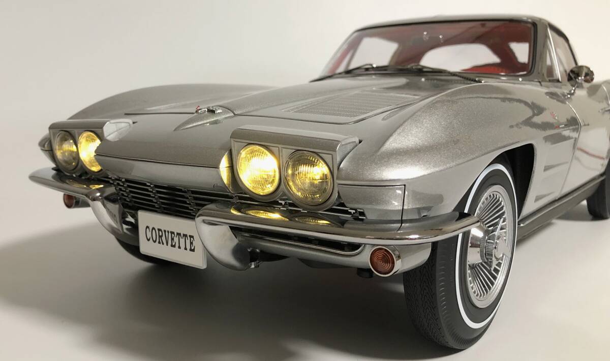 Agora Models 1/8 C2 Corvette Sting Ray Ultra-Large Diecast Finished Build — USB Powered Lighting, Coated Display Model