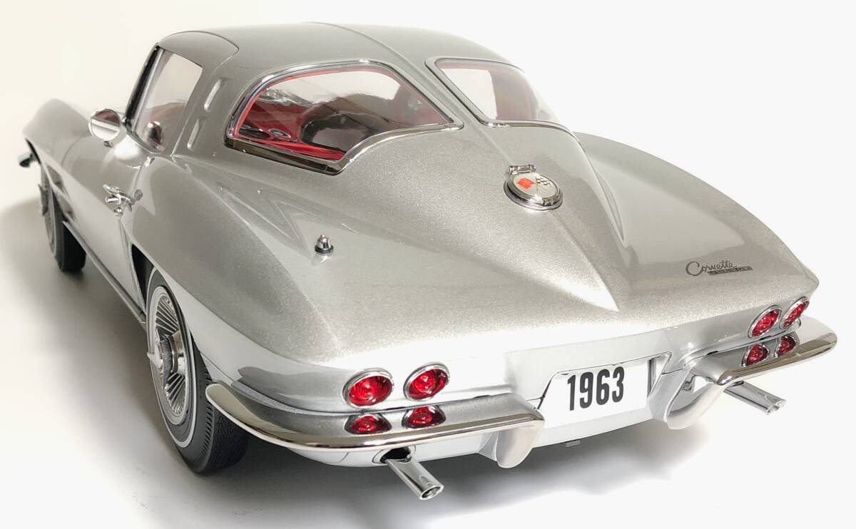 Agora Models 1/8 C2 Corvette Sting Ray Ultra-Large Diecast Finished Build — USB Powered Lighting, Coated Display Model