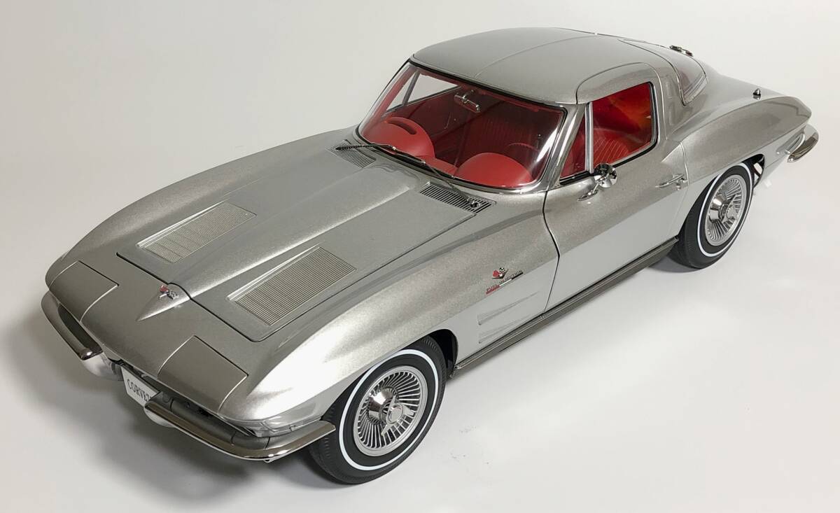 Agora Models 1/8 C2 Corvette Sting Ray Ultra-Large Diecast Finished Build — USB Powered Lighting, Coated Display Model