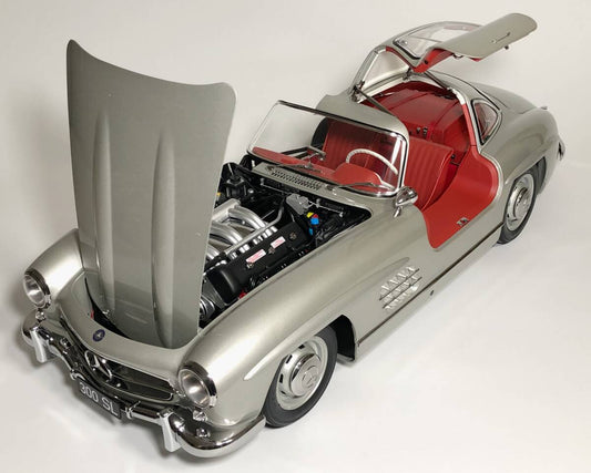 Agora Models 1/8 Mercedes-Benz 300SL Cutaway Display Model — Oversized Die-Cast Build, USB Power Mod, Coated Finish
