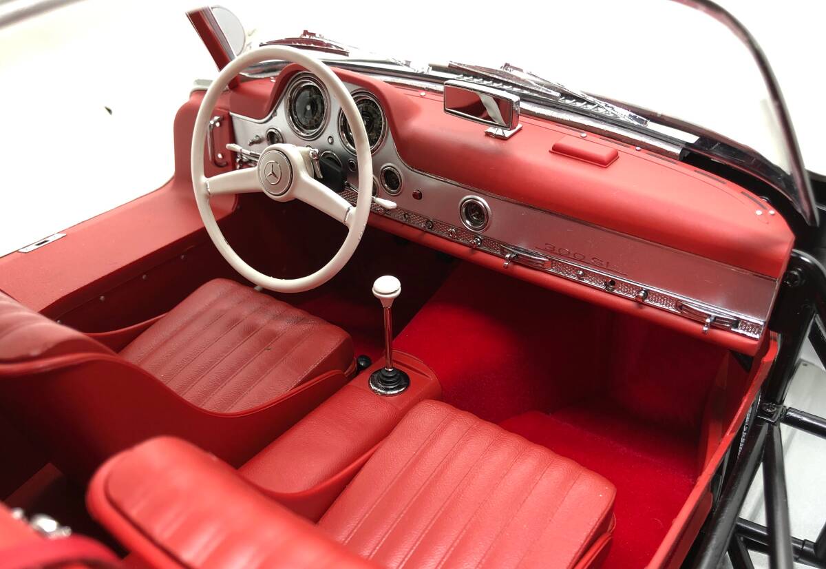 Agora Models 1/8 Mercedes-Benz 300SL Cutaway Display Model — Oversized Die-Cast Build, USB Power Mod, Coated Finish
