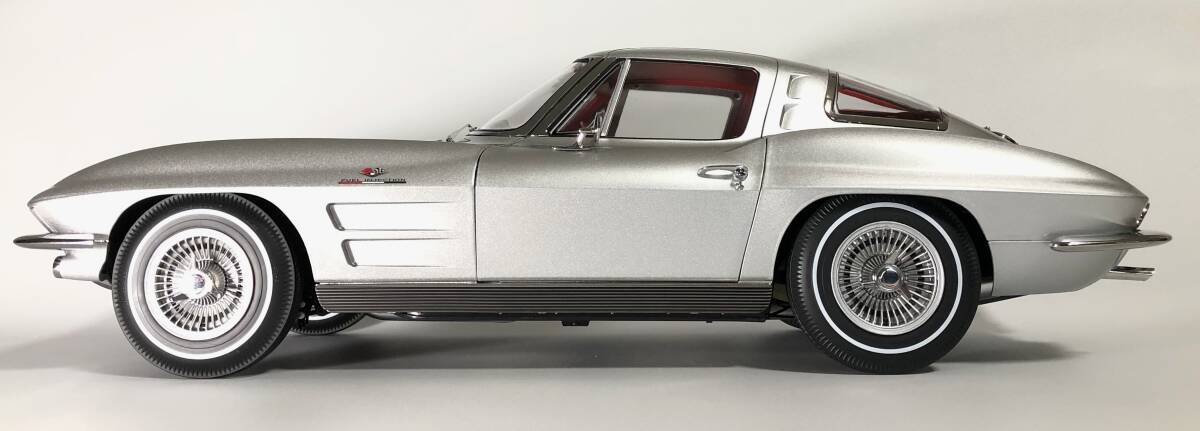 Agora Models 1/8 C2 Corvette Sting Ray Ultra-Large Diecast Finished Build — USB Powered Lighting, Coated Display Model