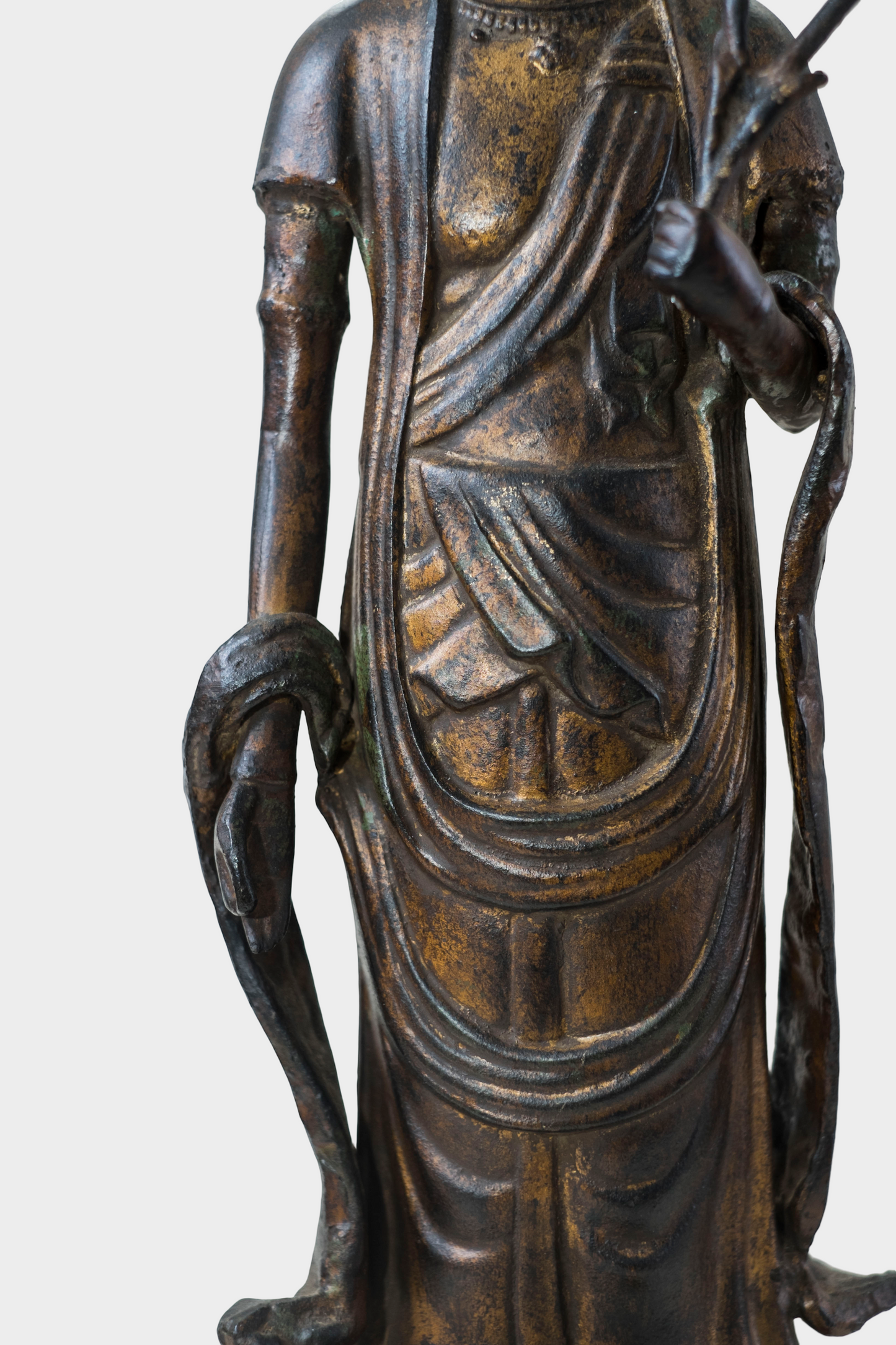 Japanese Bronze Kannon Bodhisattva Statue – Standing Avalokiteshvara with Lotus Bud, Mandorla Halo – Antique Buddhist Art Sculpture