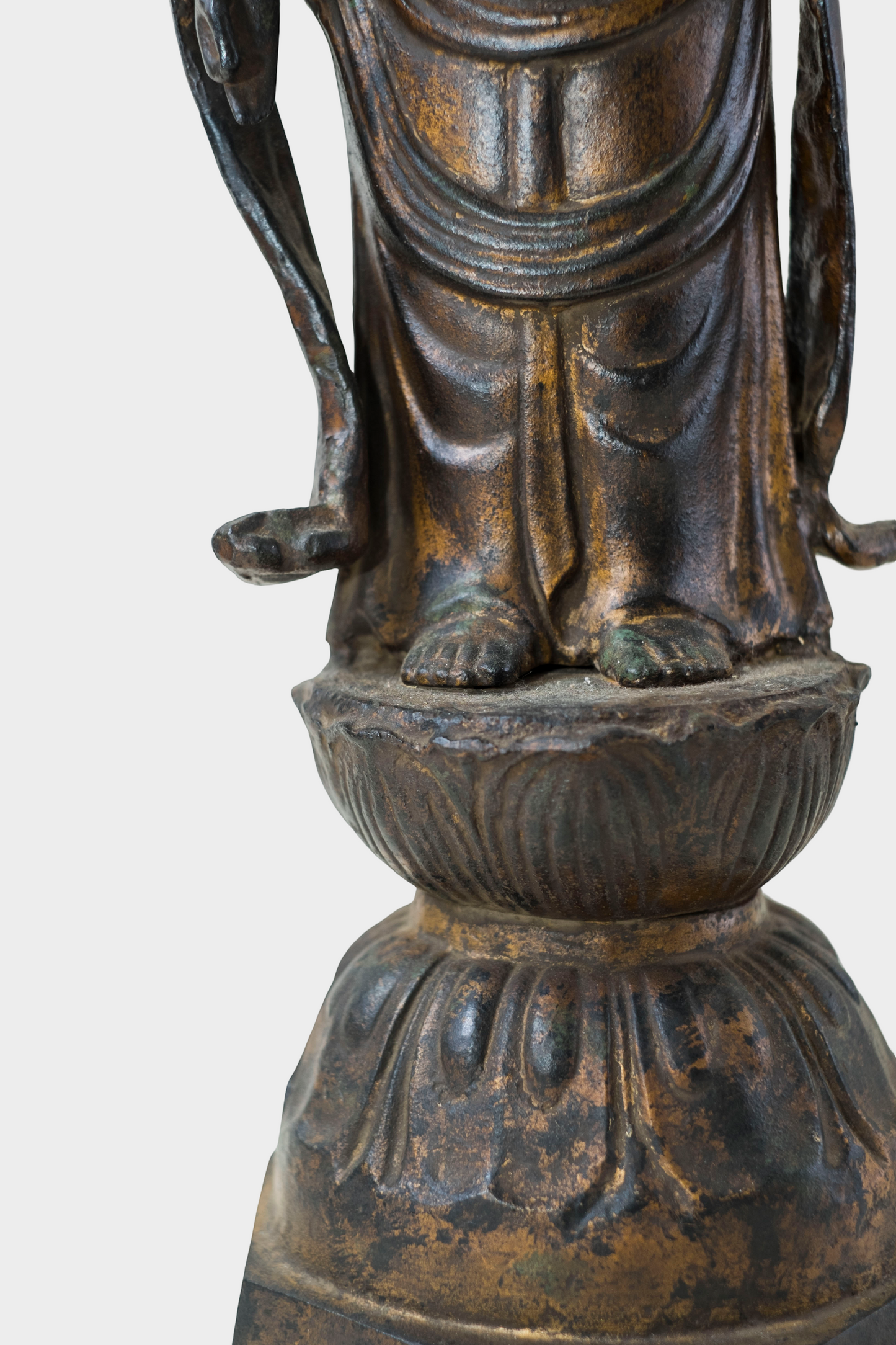 Japanese Bronze Kannon Bodhisattva Statue – Standing Avalokiteshvara with Lotus Bud, Mandorla Halo – Antique Buddhist Art Sculpture