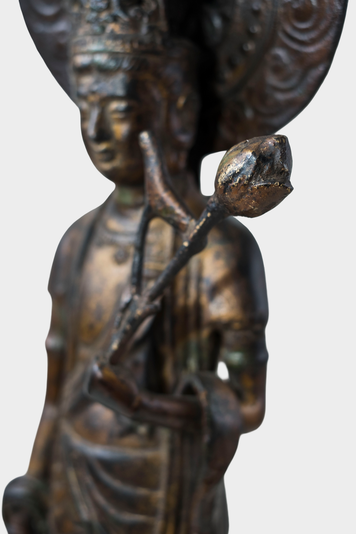 Japanese Bronze Kannon Bodhisattva Statue – Standing Avalokiteshvara with Lotus Bud, Mandorla Halo – Antique Buddhist Art Sculpture