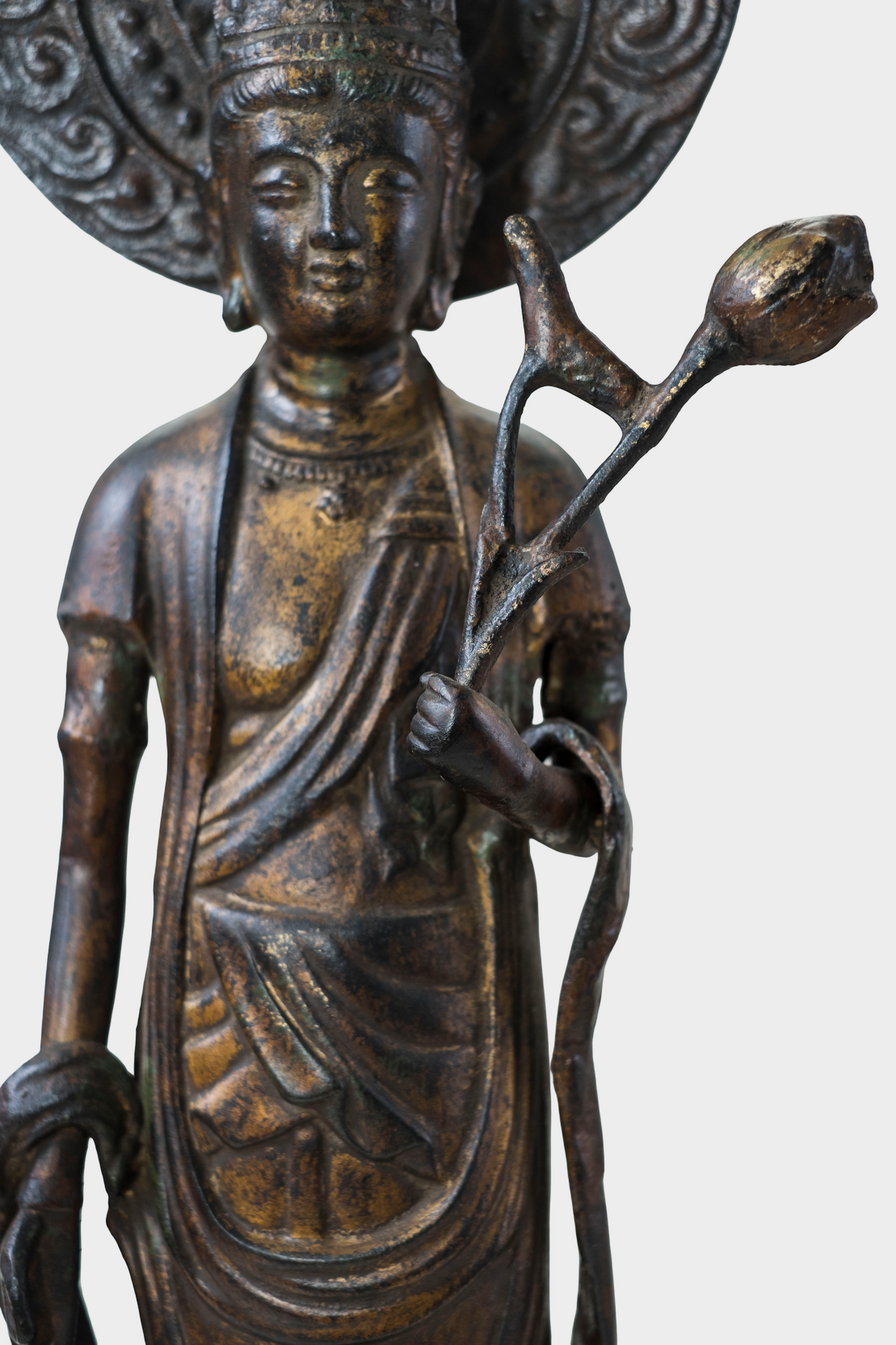 Japanese Bronze Kannon Bodhisattva Statue – Standing Avalokiteshvara with Lotus Bud, Mandorla Halo – Antique Buddhist Art Sculpture