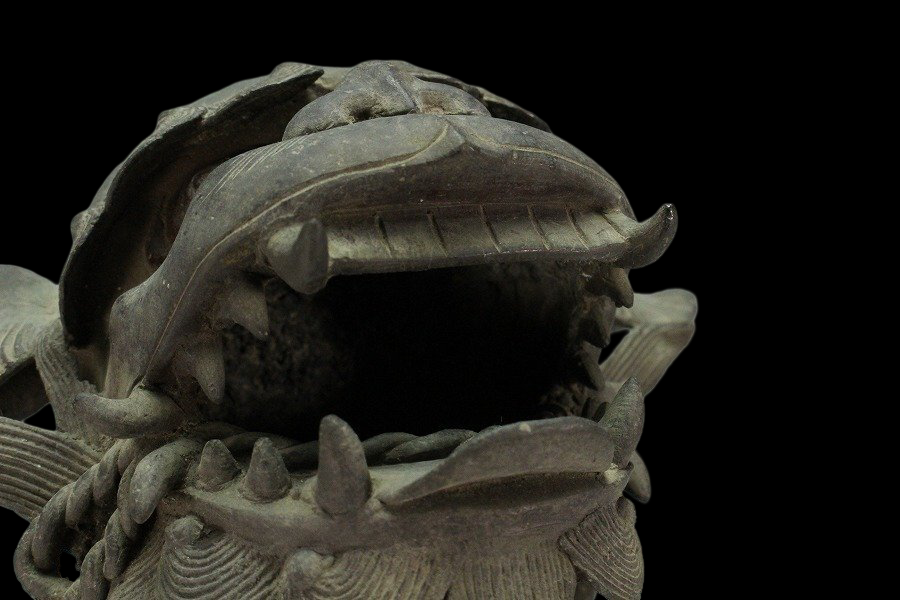 Antique Bronze Shishi Incense Burner with Openwork Jewel Ball | Guardian Lion Censer | Meiji–Taisho Japan (Attributed) | 33 cm Tall | 6.6 kg