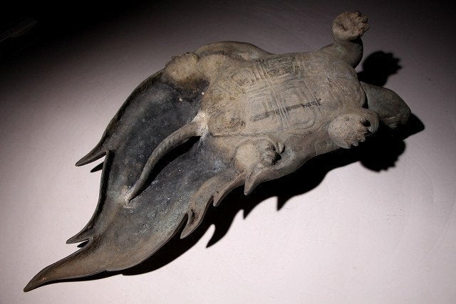 Resonating Japanese Iron Turtle (Kame) Okimono — Symbol of Longevity and Stability