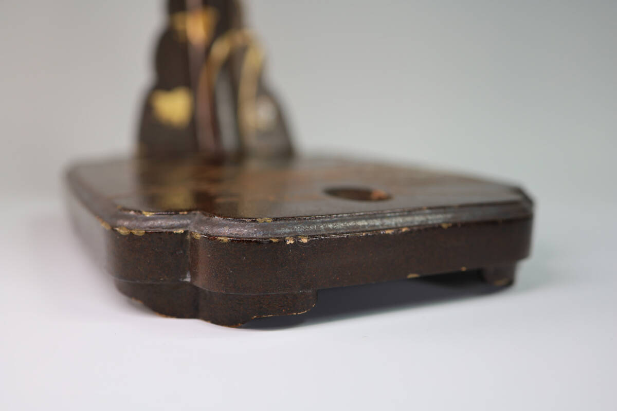 Antique Japanese Lacquer Tachi Sword Stand | Maki-e Floral Motifs | Pear-Skin Ground | Edo–Meiji Decorative Arms Display