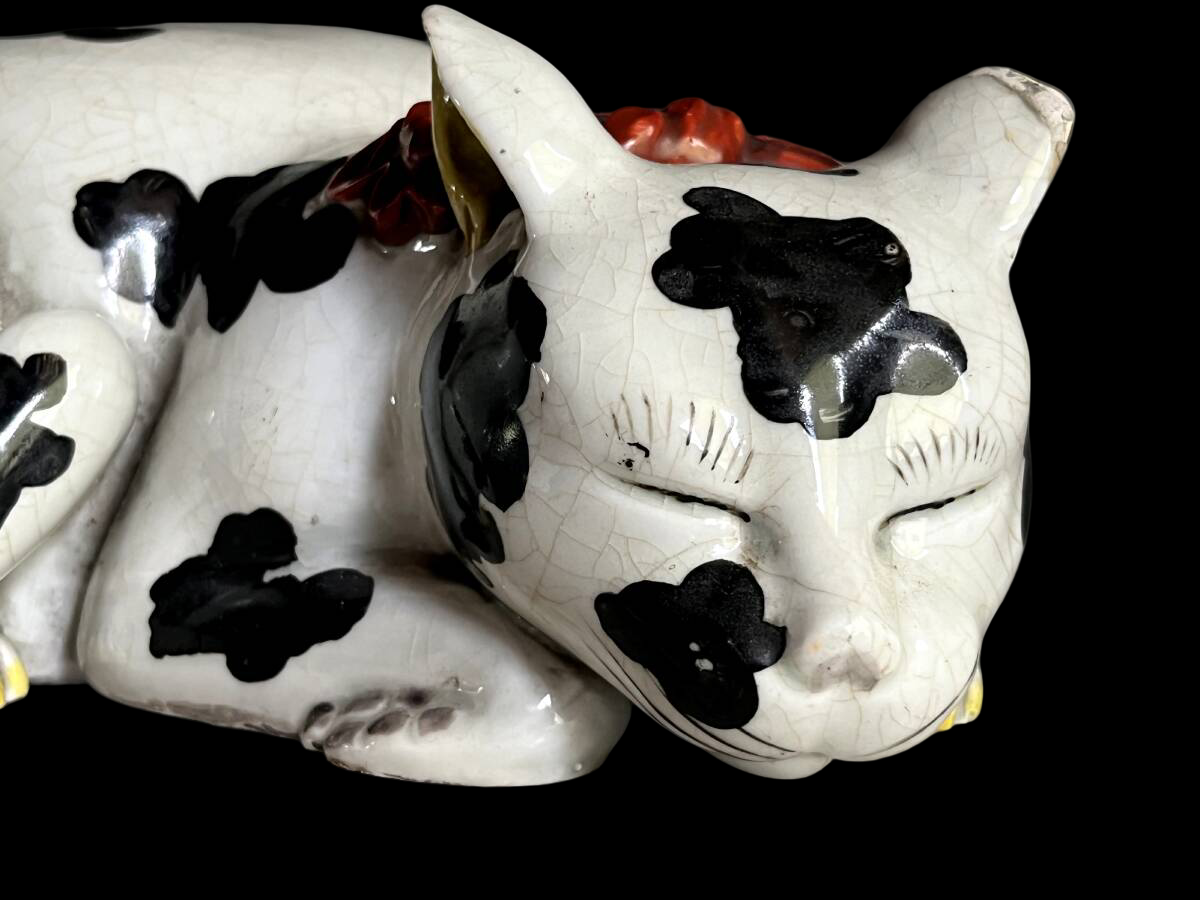 Antique Japanese Sleeping Cat Okimono — Black & White “Cow Cat” Ceramic Figure — Hand-Painted Lucky Cat Ornament, Edo-Meiji Taste