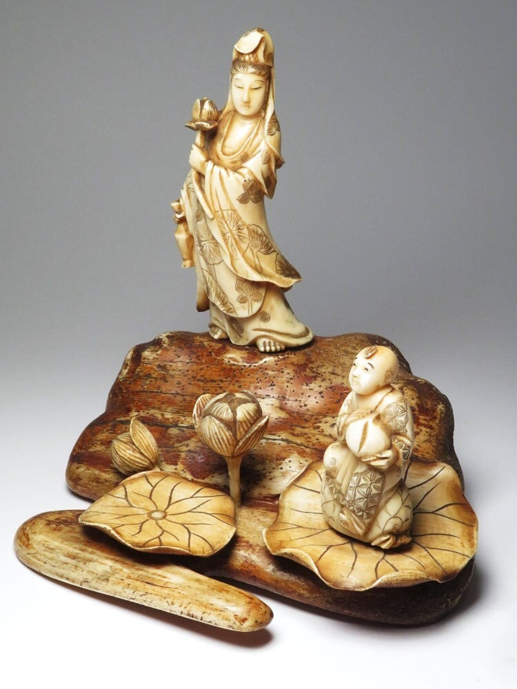 Antique Japanese White Robe Kannon Seicho Carving Lotus Base Meiji Period Sculpture