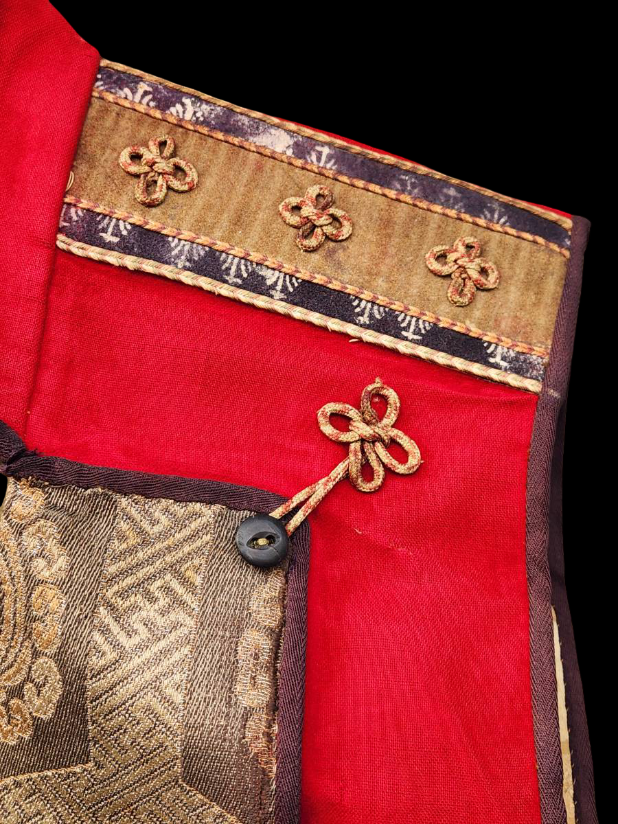 Edo Period Antique Samurai Jinbaori Battle Surcoat | Crimson Wool-Style Outer with Gold Brocade Lining | Command Coat Over Armor | Museum Display Textile