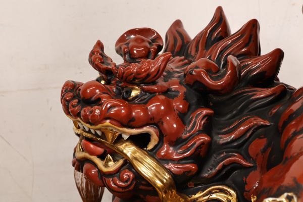 Architectural-Scale Kutani Shishi Guardian Okimono — Polychrome Enamel Ceramic, Floor-Standing Display Object, Japan