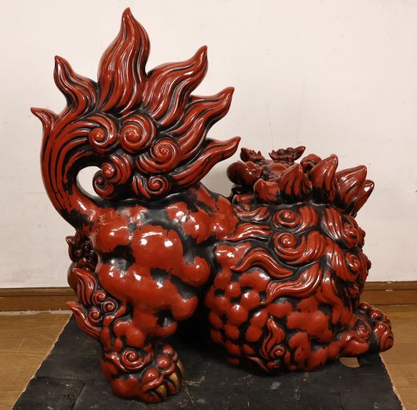 Architectural-Scale Kutani Shishi Guardian Okimono — Polychrome Enamel Ceramic, Floor-Standing Display Object, Japan